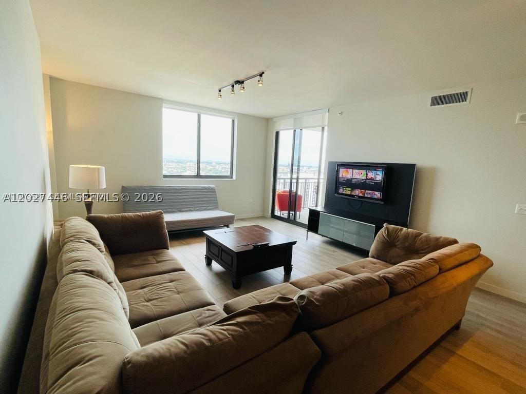 image Nine at Mary Brickell Village4