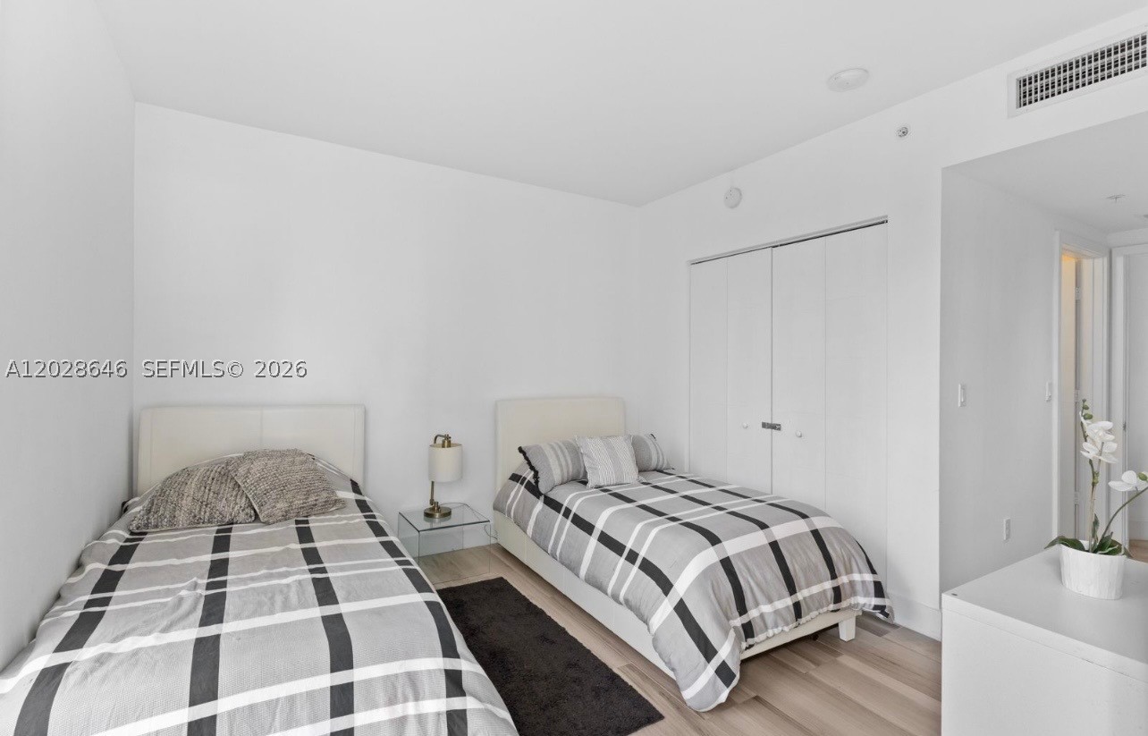 image Brickell Ten4