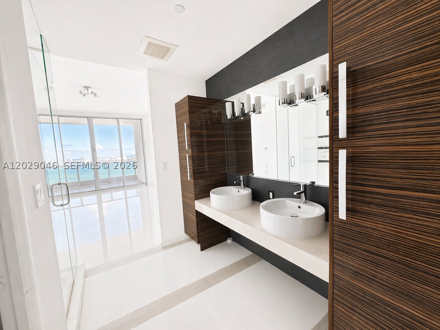 image Paramount Bay9