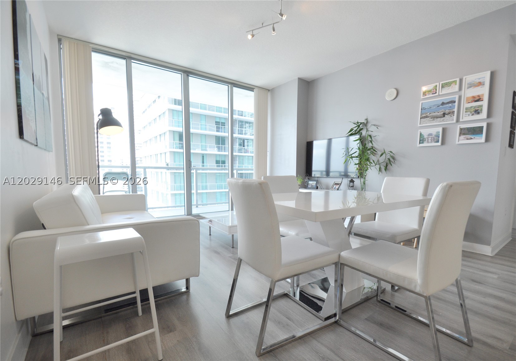 image Axis on Brickell South9