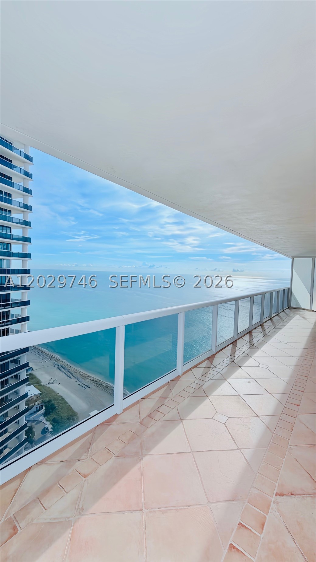 image Beach Club 223