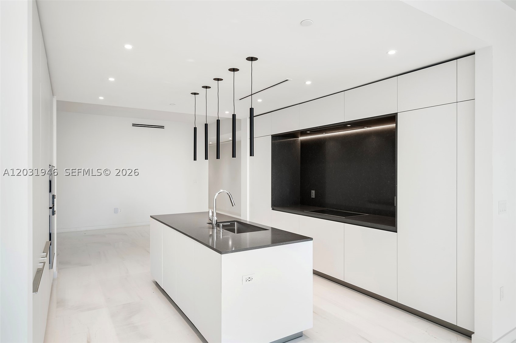 300 Biscayne Blvd Way #1904C Miami, FL 33131