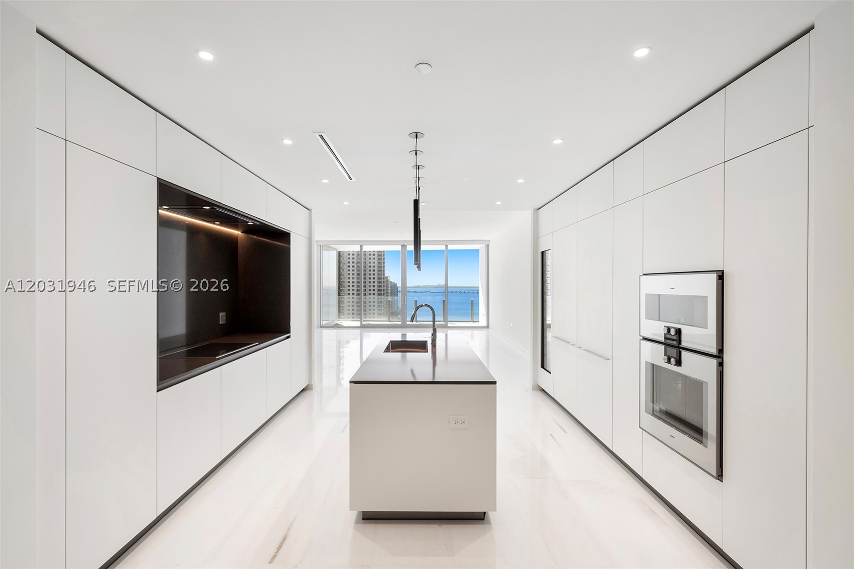 300 Biscayne Blvd Way #1904C Miami, FL 33131