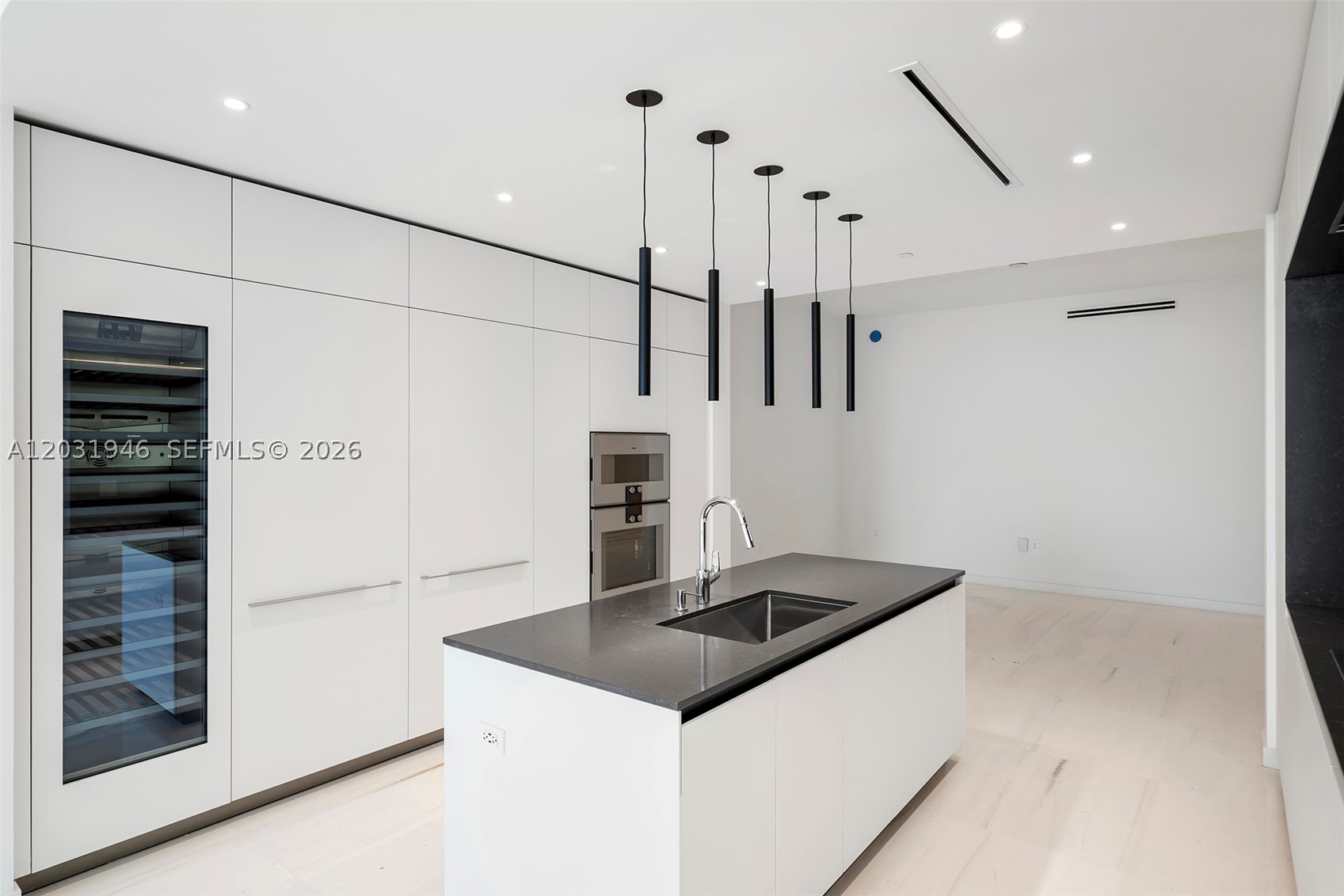 300 Biscayne Blvd Way #1904C Miami, FL 33131