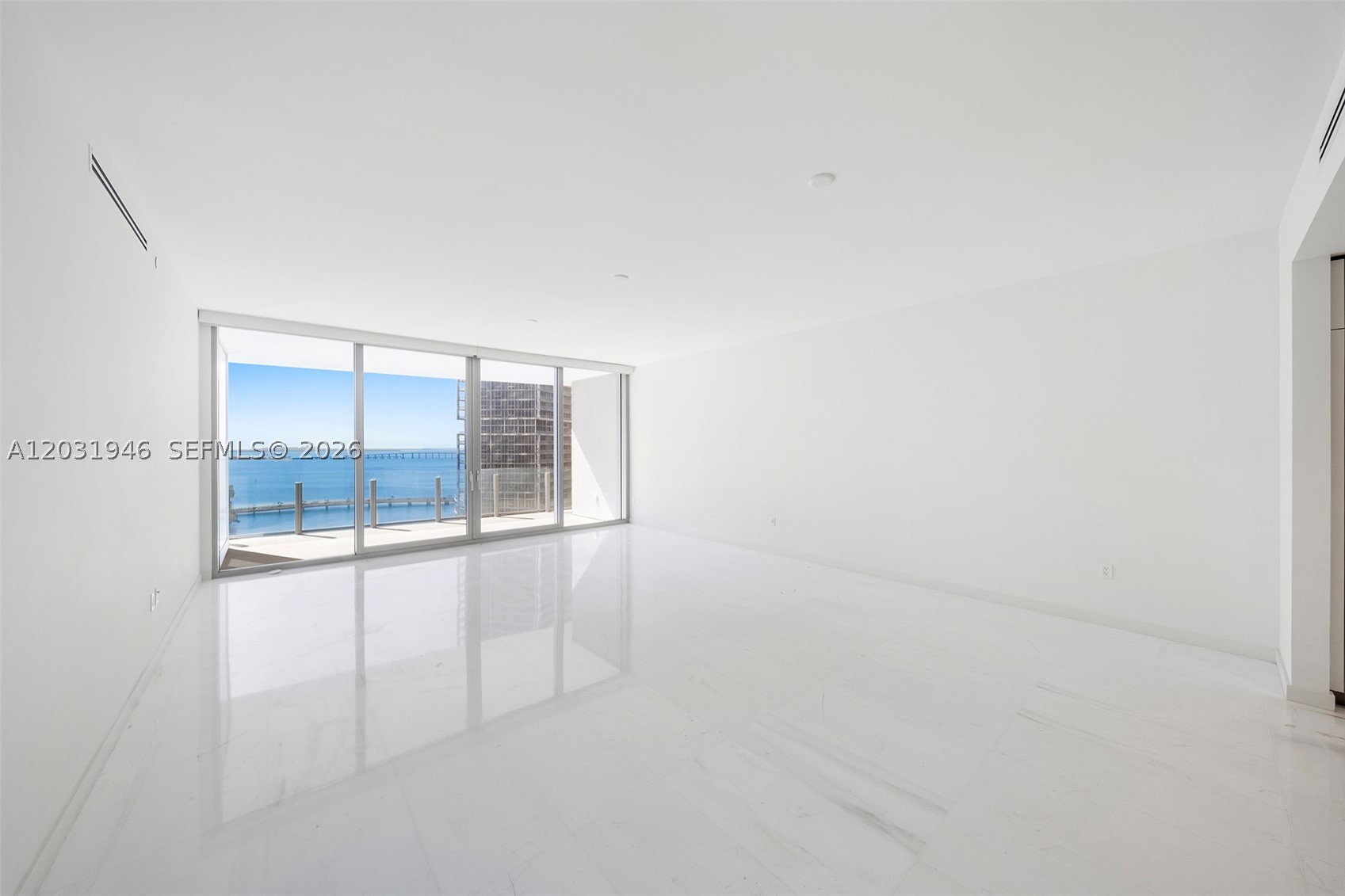 300 Biscayne Blvd Way #1904C Miami, FL 33131