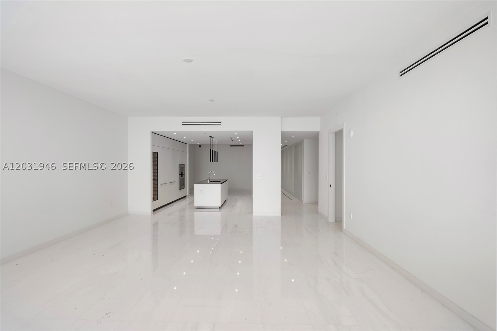300 Biscayne Blvd Way #1904C Miami, FL 33131