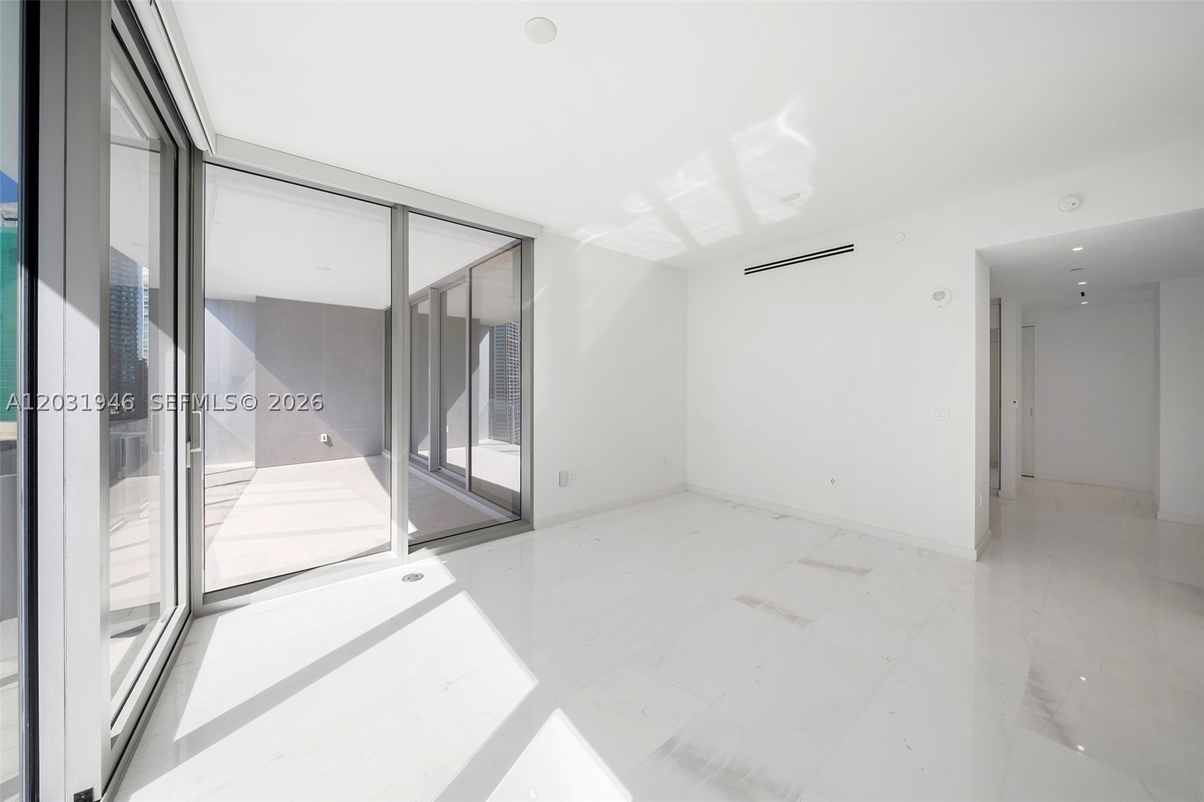 300 Biscayne Blvd Way #1904C Miami, FL 33131
