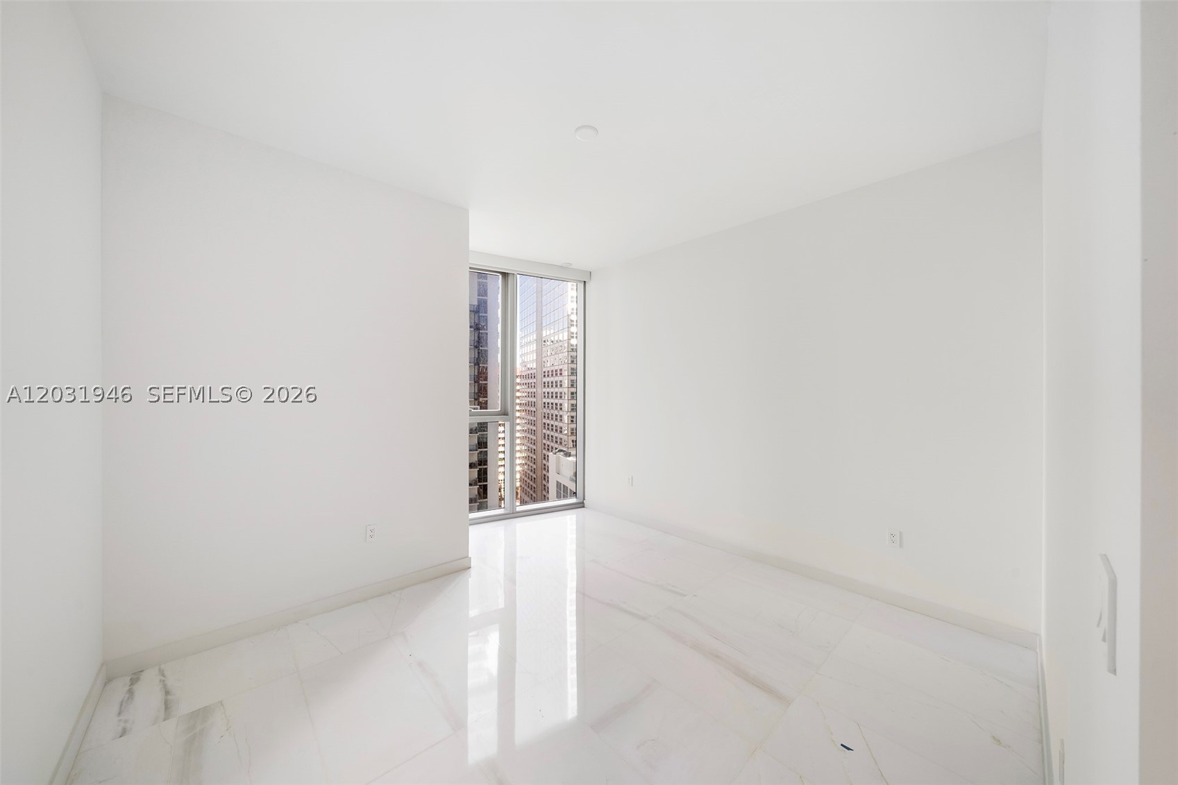 300 Biscayne Blvd Way #1904C Miami, FL 33131