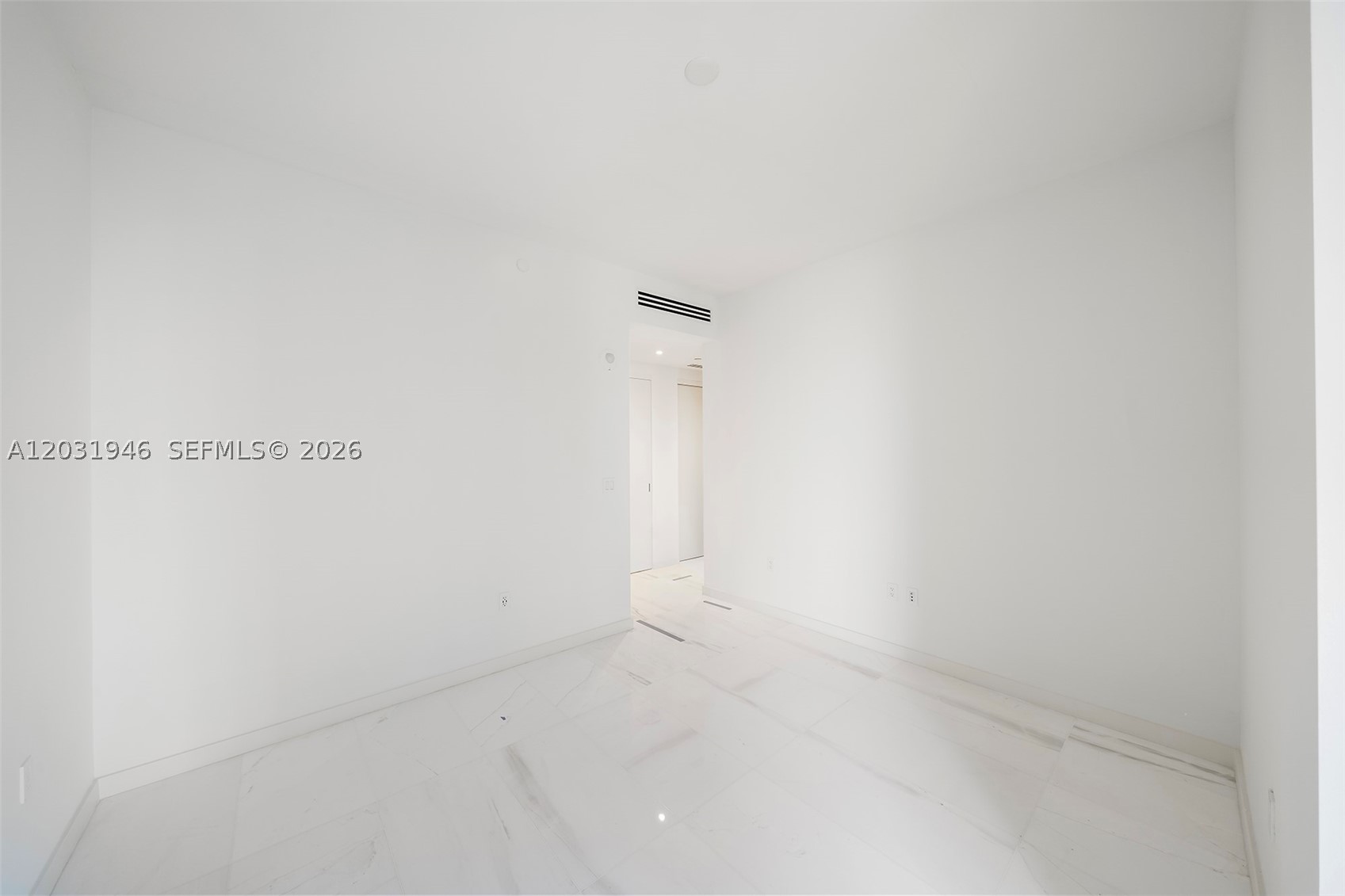 300 Biscayne Blvd Way #1904C Miami, FL 33131