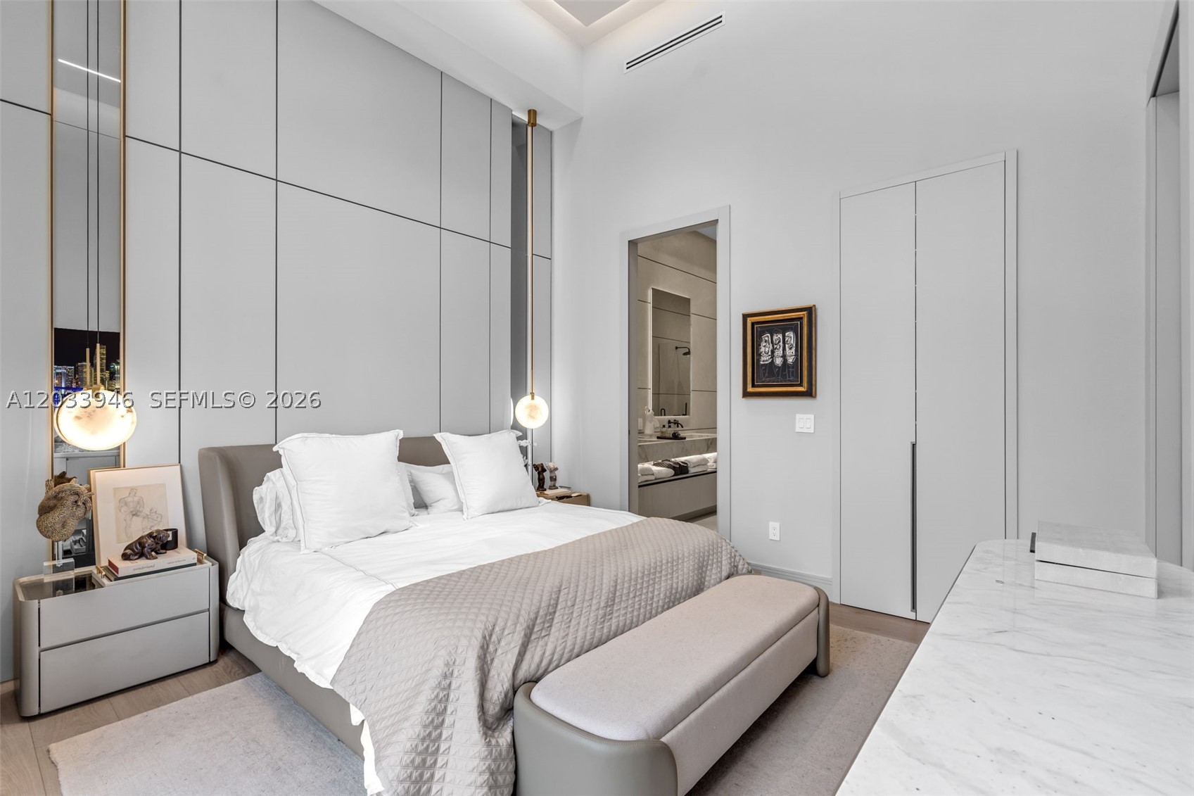 475 Brickell Ave #2215 Miami, FL 33131
