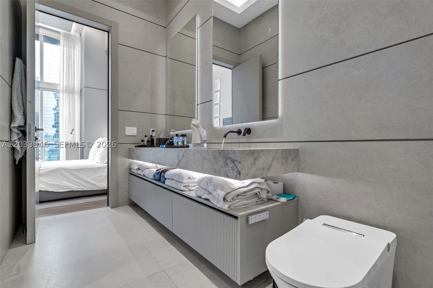 475 Brickell Ave #2215 Miami, FL 33131