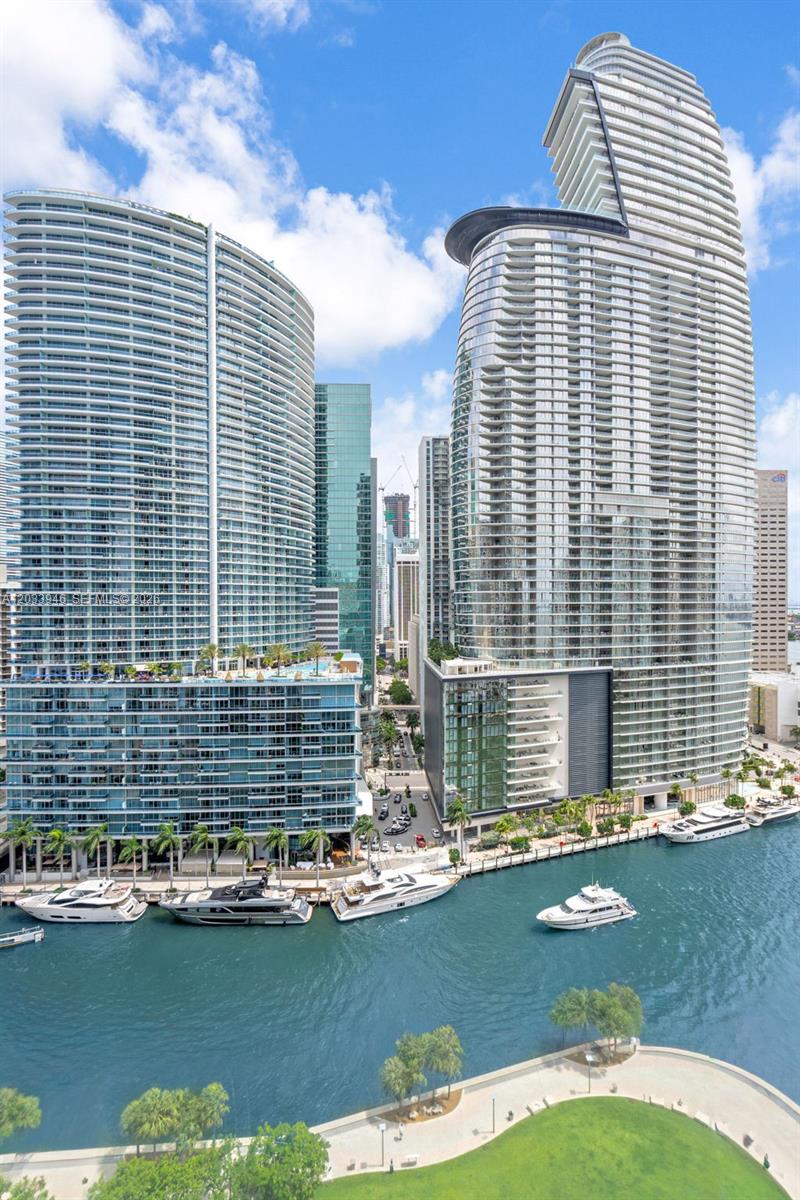 image Icon Brickell I43