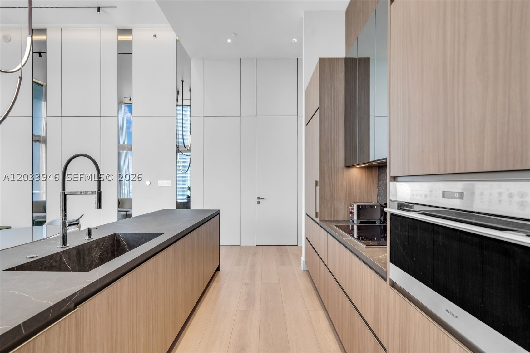 475 Brickell Ave #2215 Miami, FL 33131