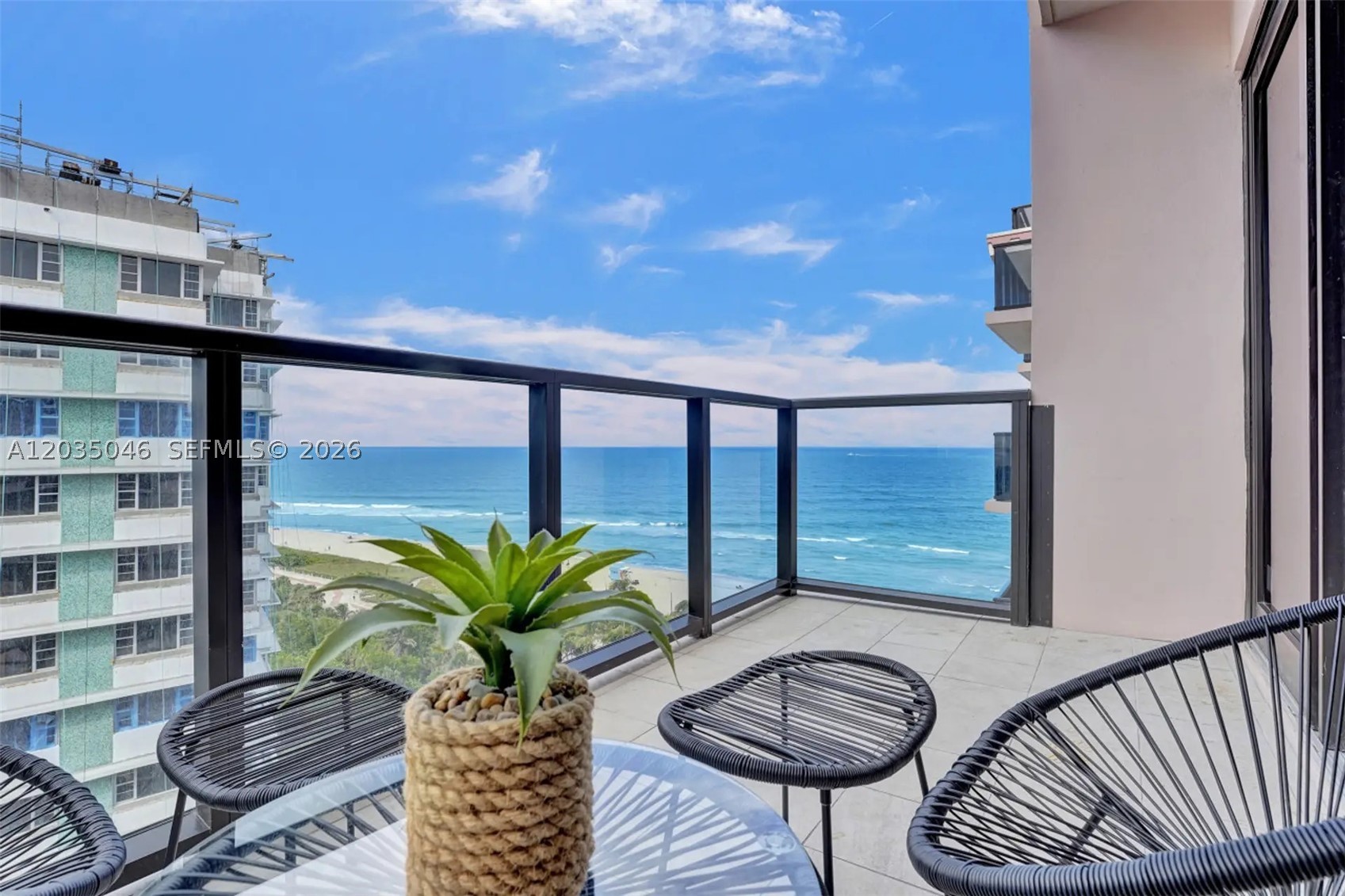 5225 Collins Ave #1606