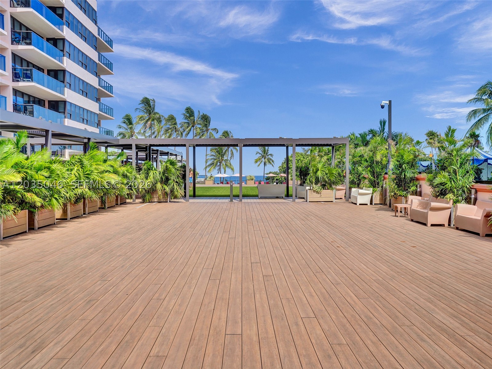 5225 Collins Ave #1606 Miami Beach, FL 33140