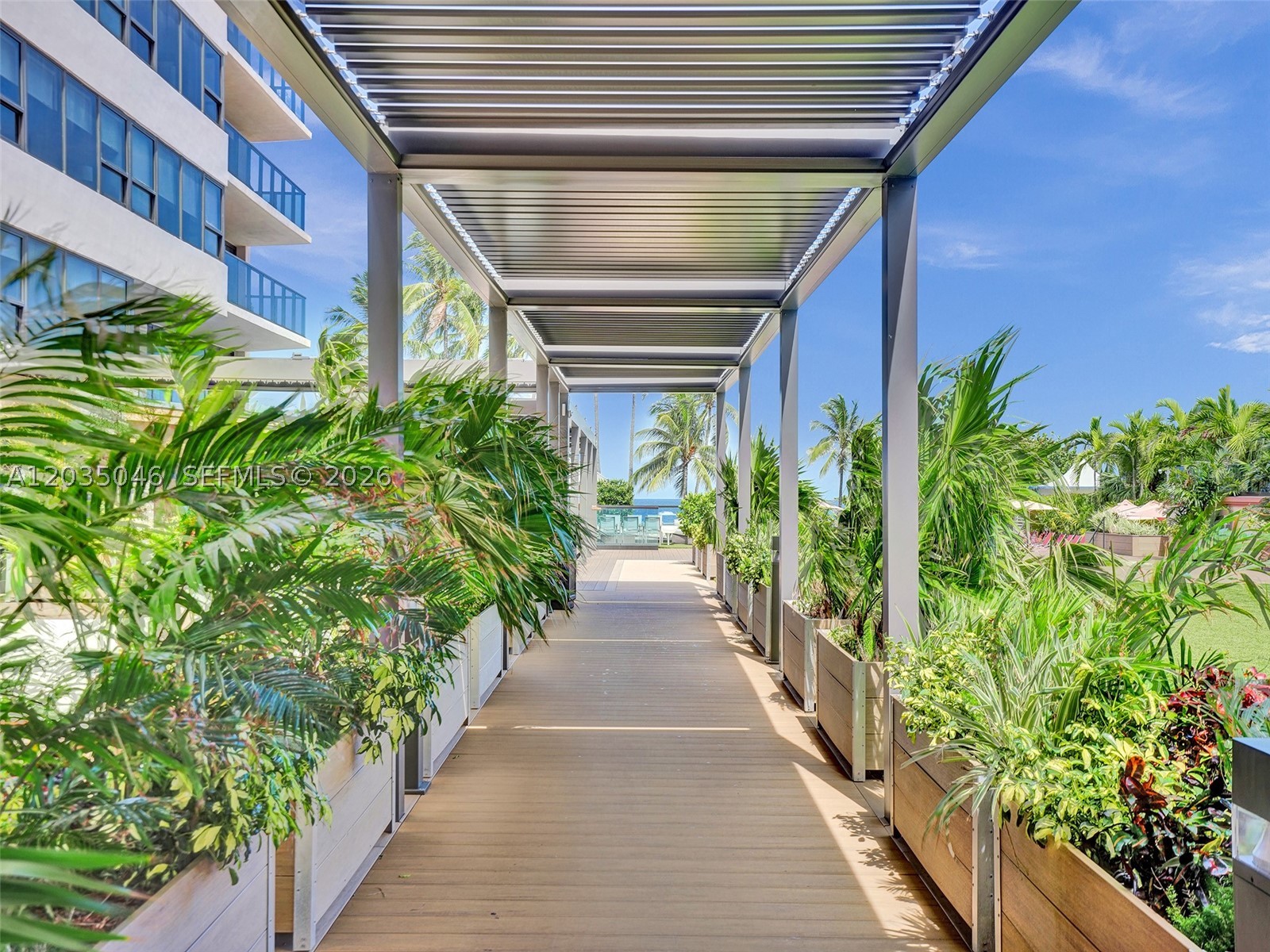 5225 Collins Ave #1606 Miami Beach, FL 33140