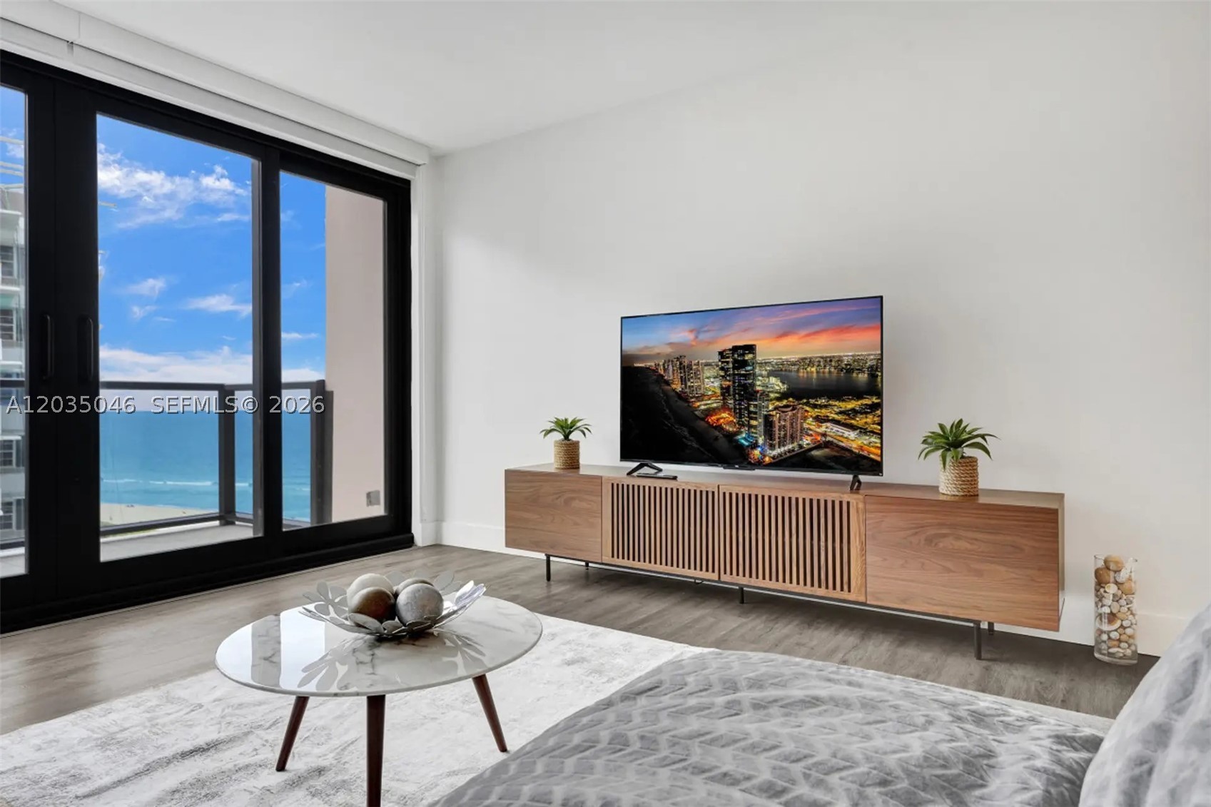 5225 Collins Ave #1606 Miami Beach, FL 33140