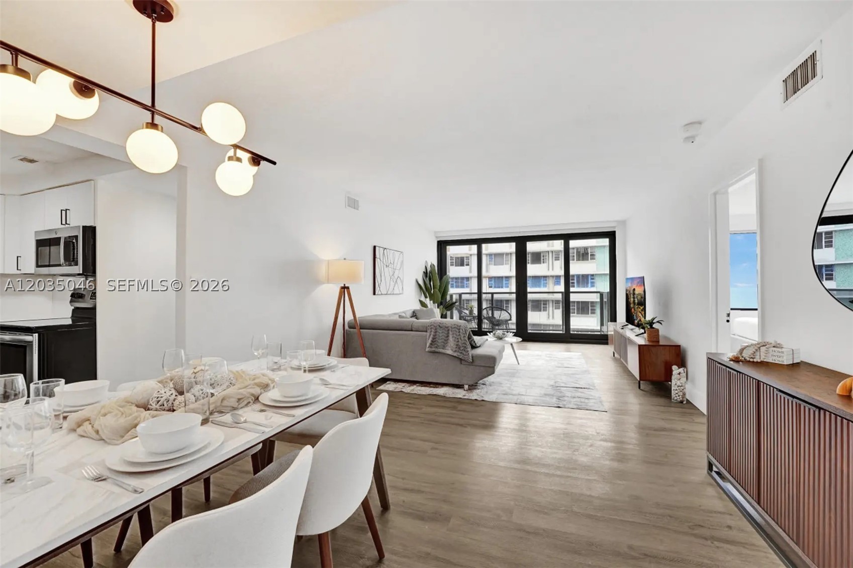 5225 Collins Ave #1606 Miami Beach, FL 33140
