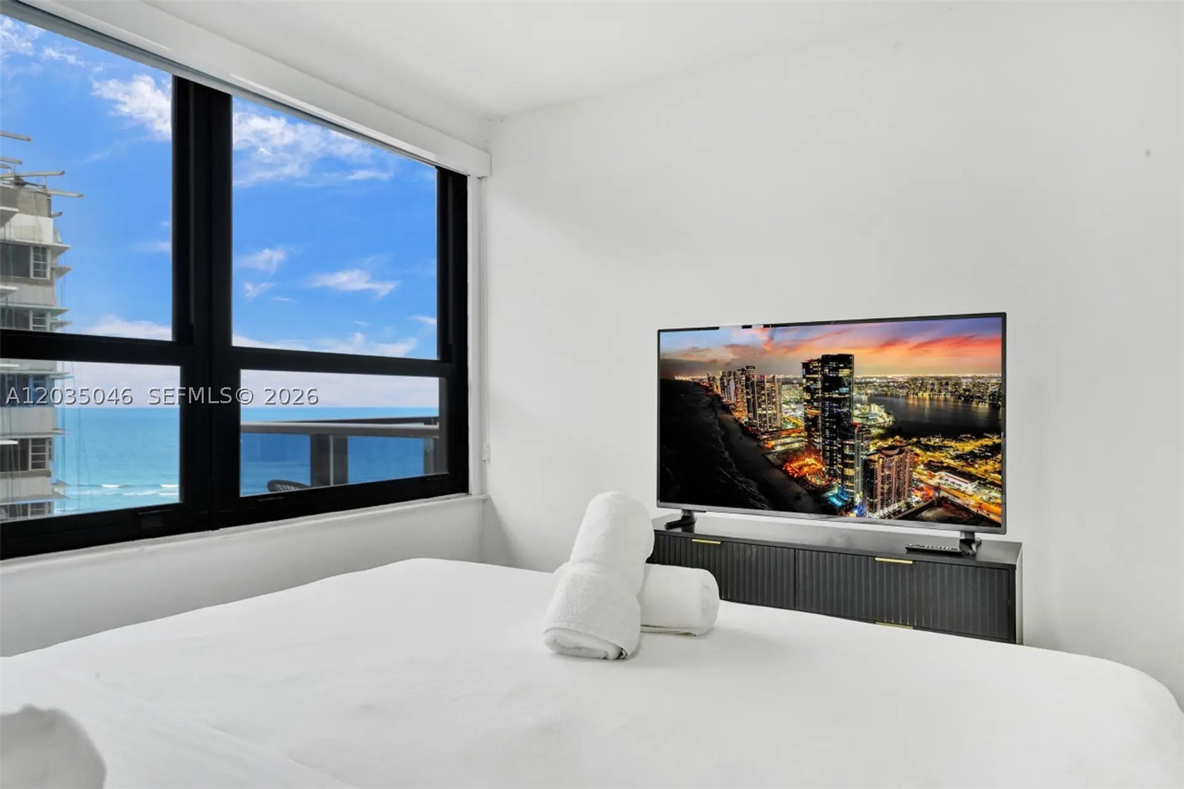 5225 Collins Ave #1606 Miami Beach, FL 33140