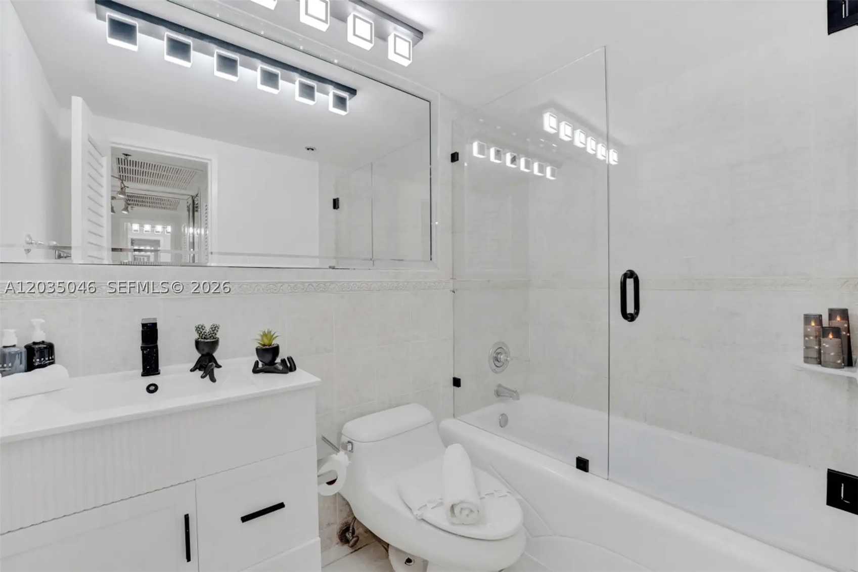 5225 Collins Ave #1606 Miami Beach, FL 33140