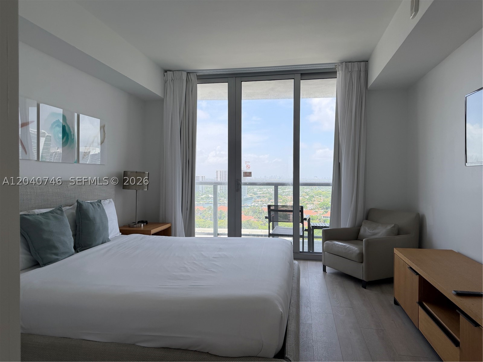 image Beachwalk Condominium12