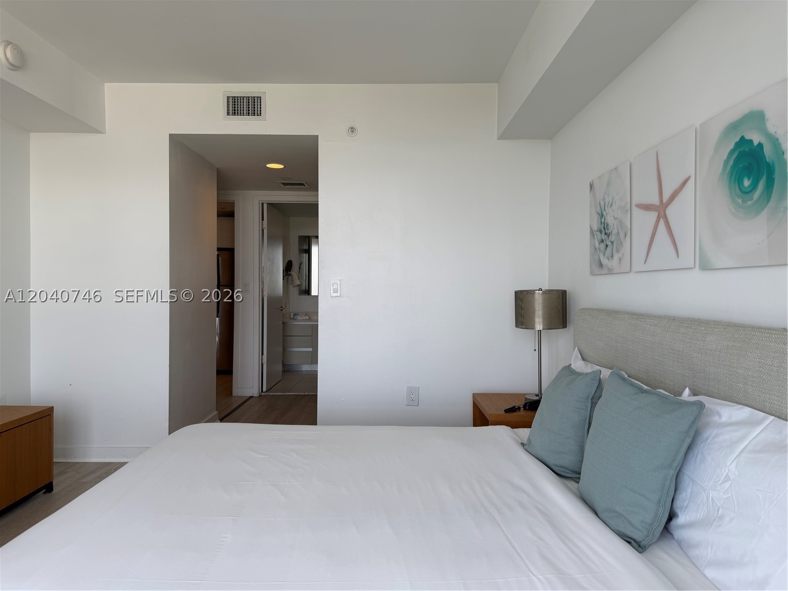 image Beachwalk Condominium14