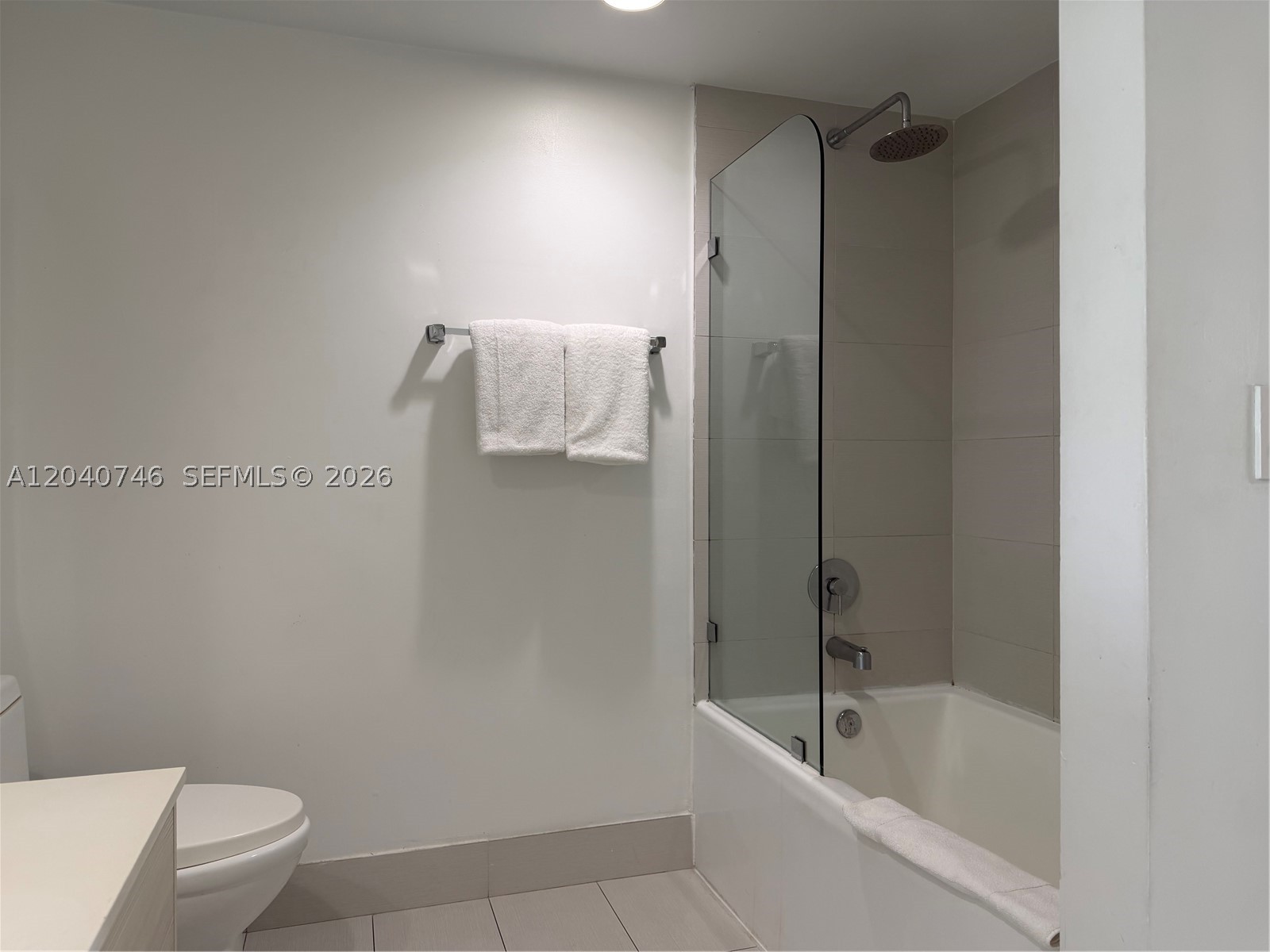 image Beachwalk Condominium18