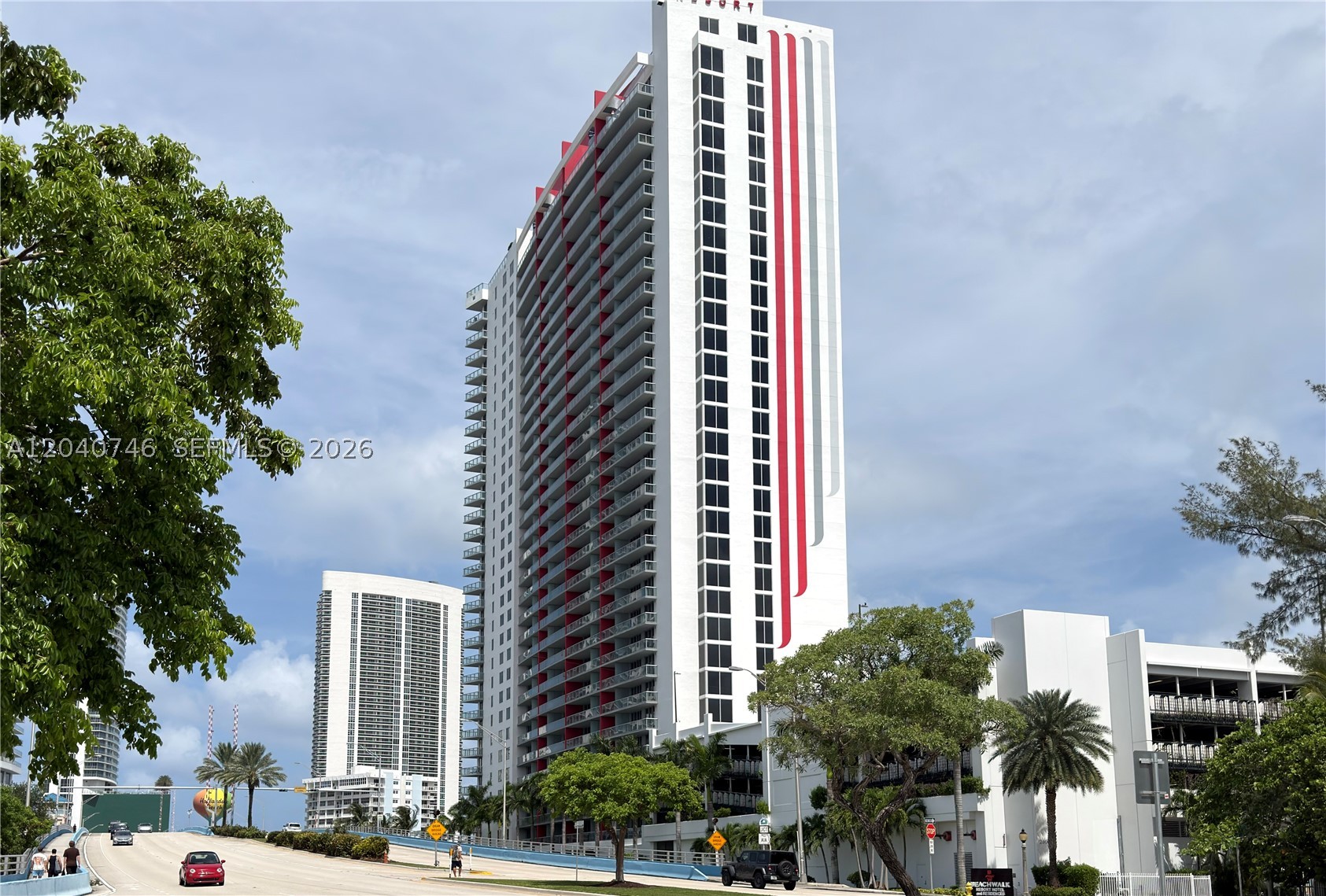 image Beachwalk Condominium3