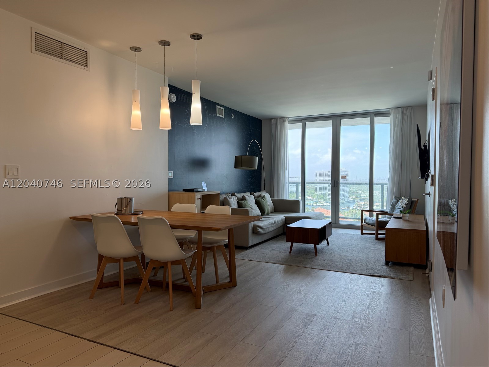 image Beachwalk Condominium8