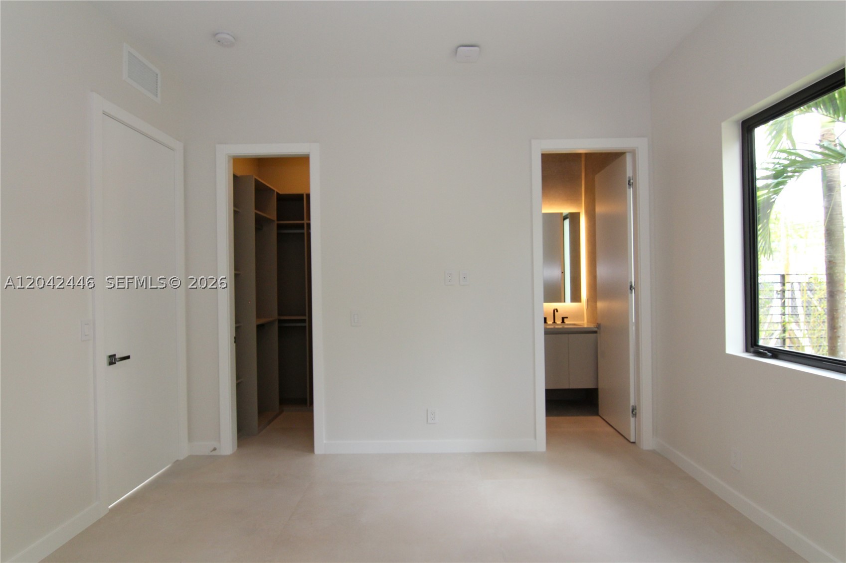3540 Oak Ave Miami, FL 33133