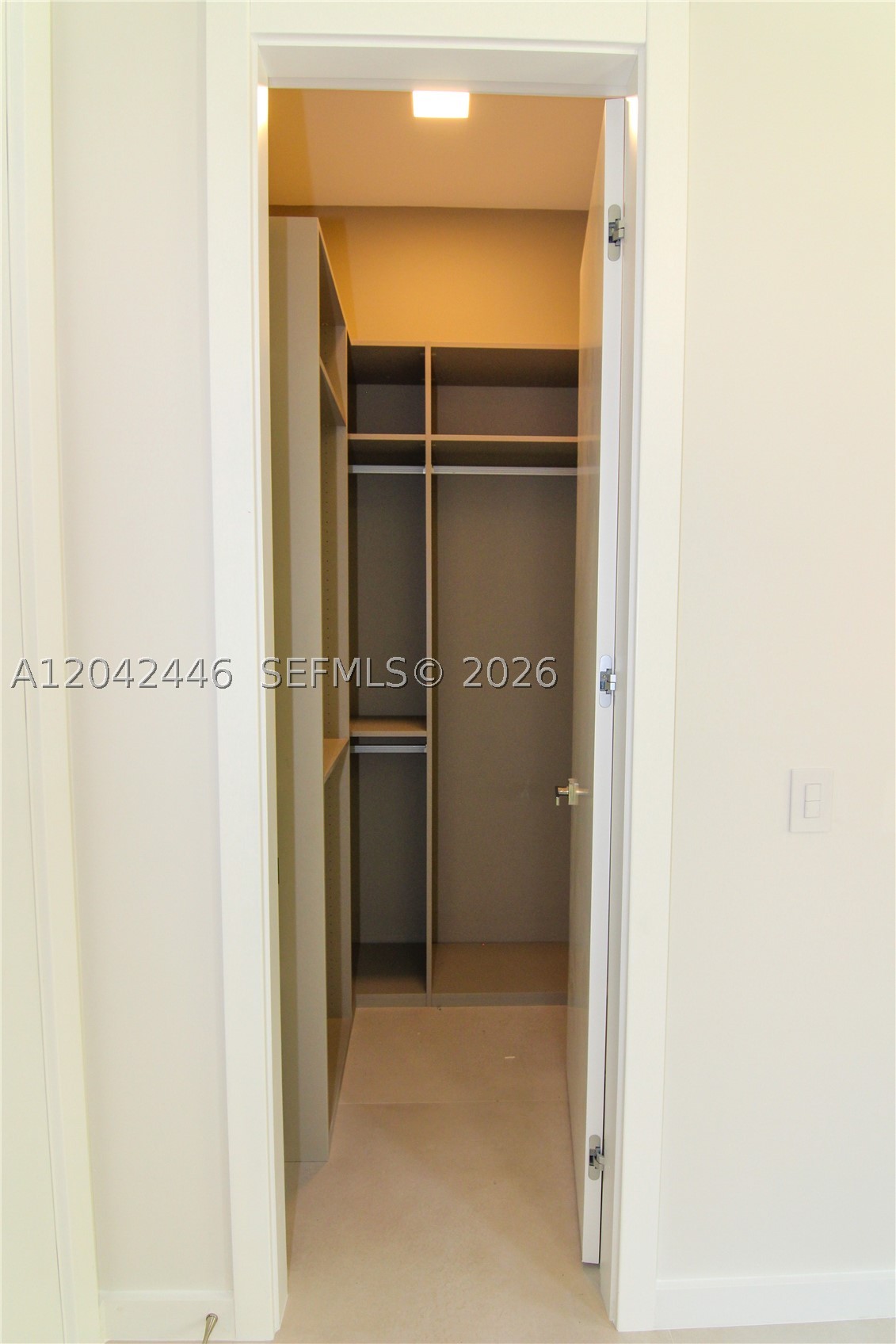 3540 Oak Ave Miami, FL 33133