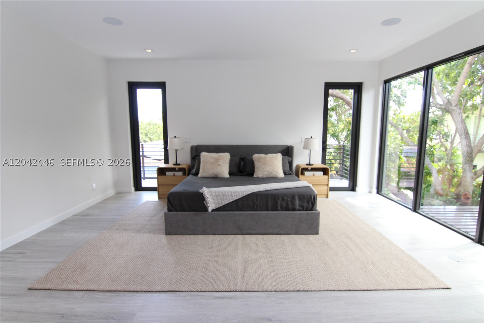 3540 Oak Ave Miami, FL 33133