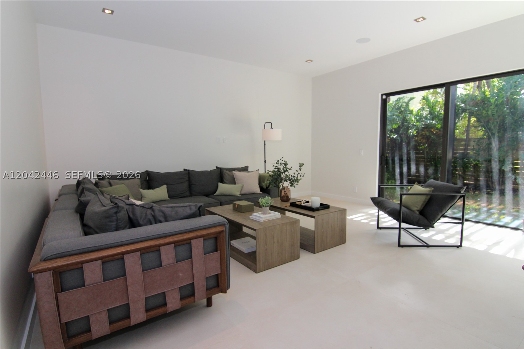 3540 Oak Ave Miami, FL 33133