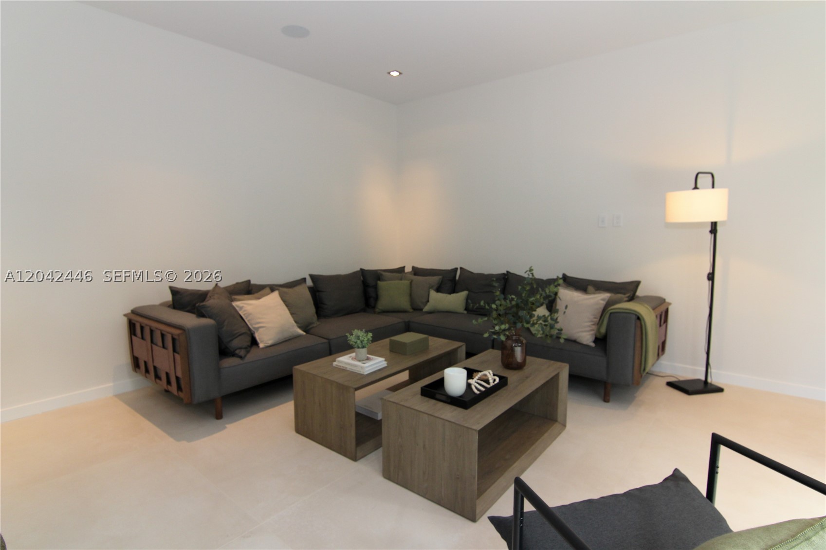 3540 Oak Ave Miami, FL 33133