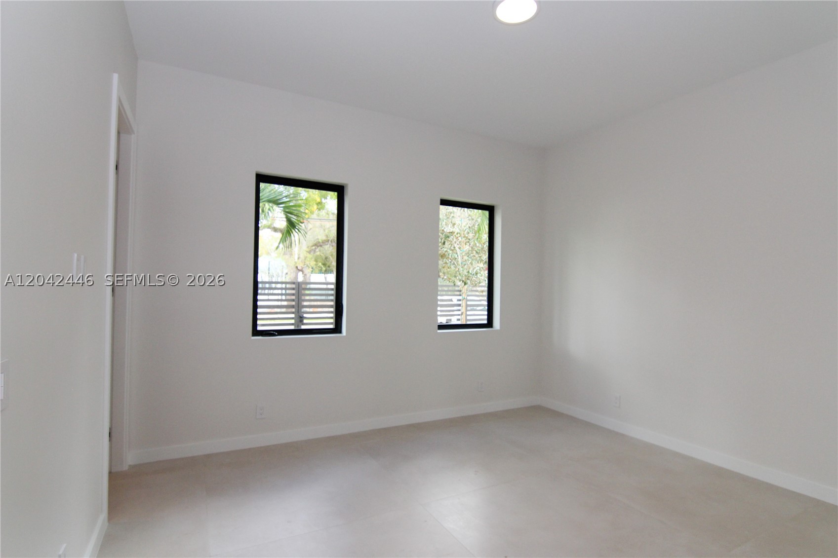 3540 Oak Ave Miami, FL 33133