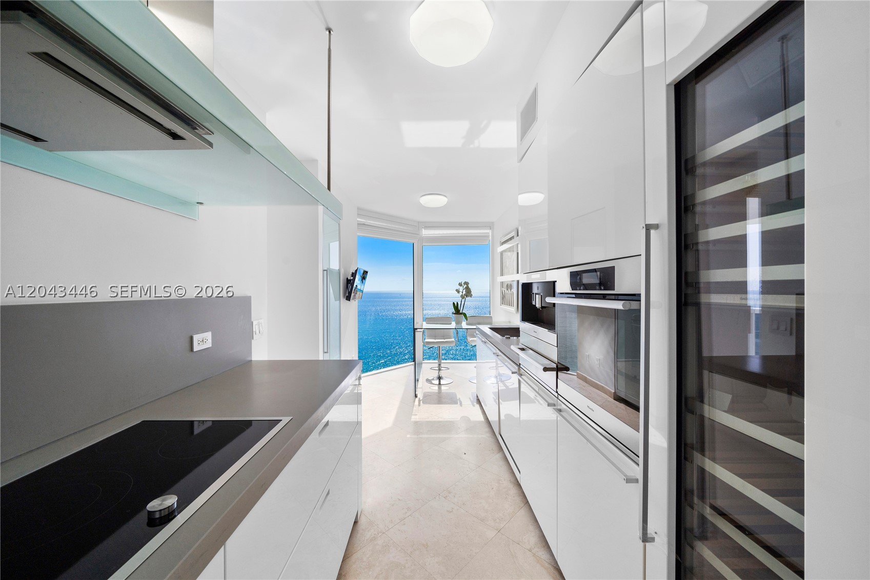image Blue Diamond24