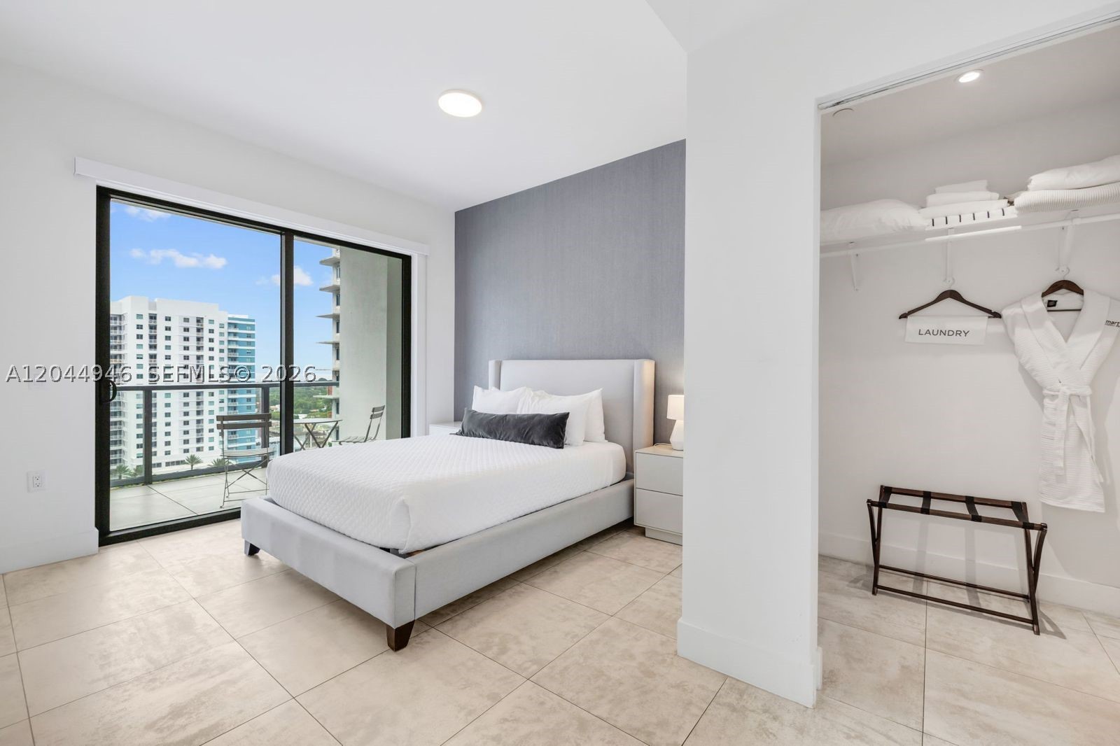 239 SW 9th St #1801 Miami, FL 33130