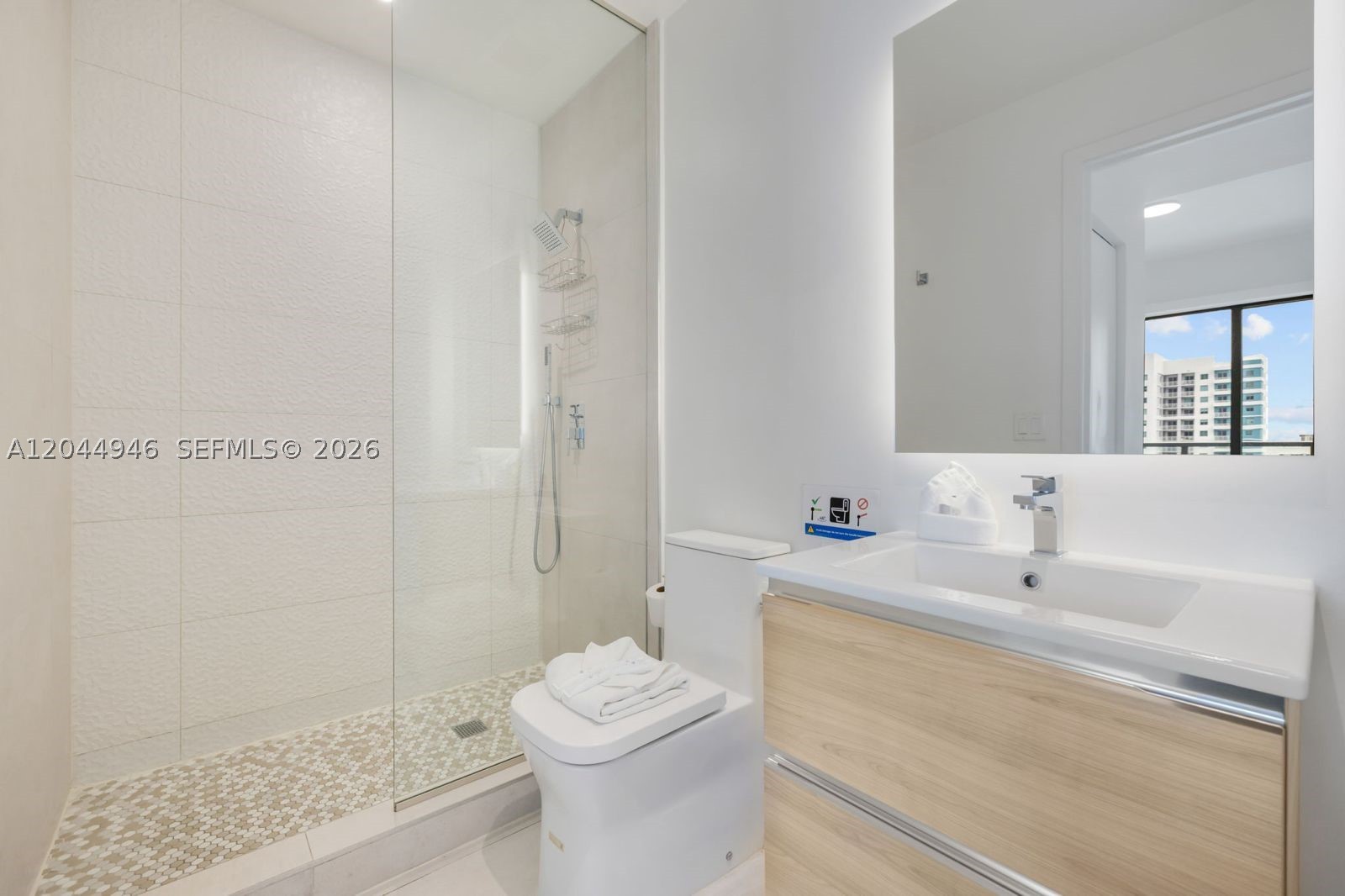 239 SW 9th St #1801 Miami, FL 33130