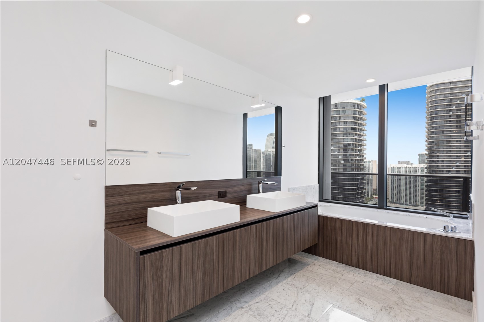 image Brickell Flatiron26