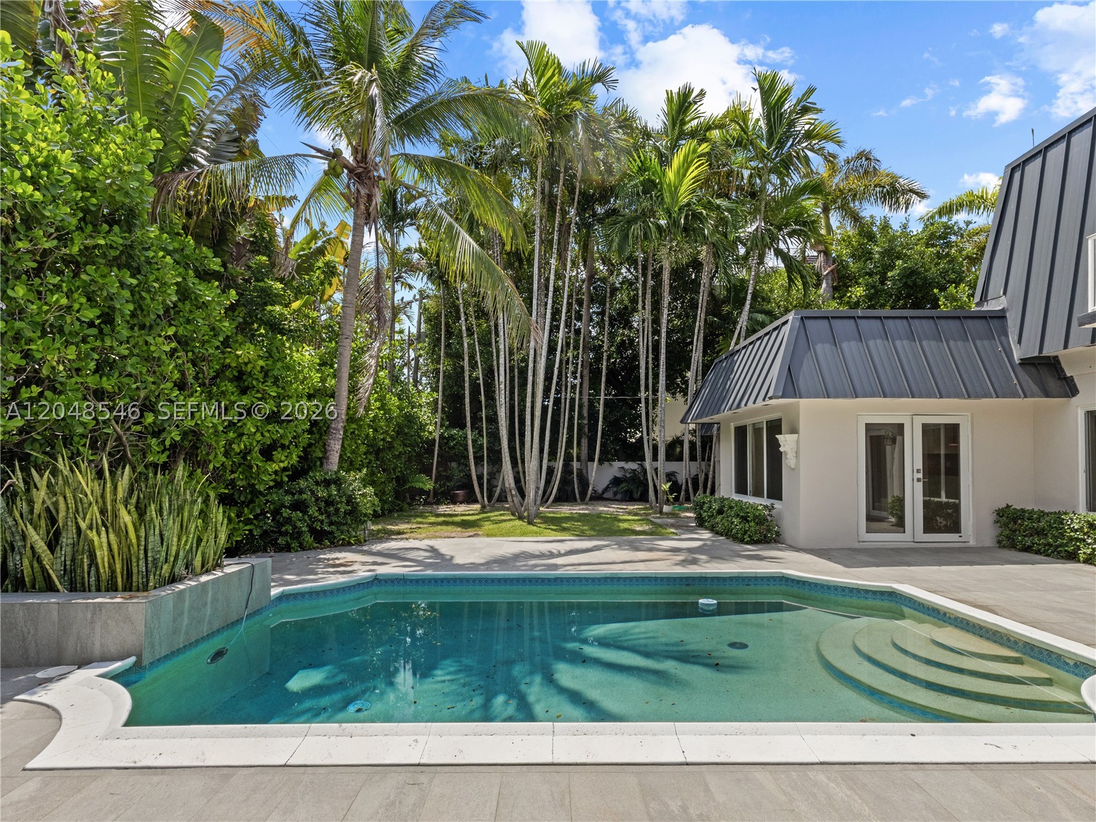 651 S Mashta Dr #651 Key Biscayne, FL 33149