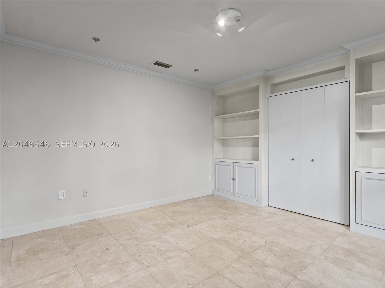 651 S Mashta Dr #651 Key Biscayne, FL 33149