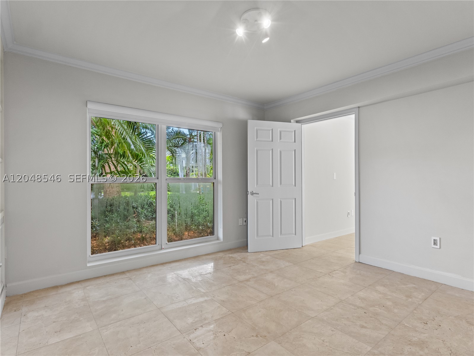 651 S Mashta Dr #651 Key Biscayne, FL 33149