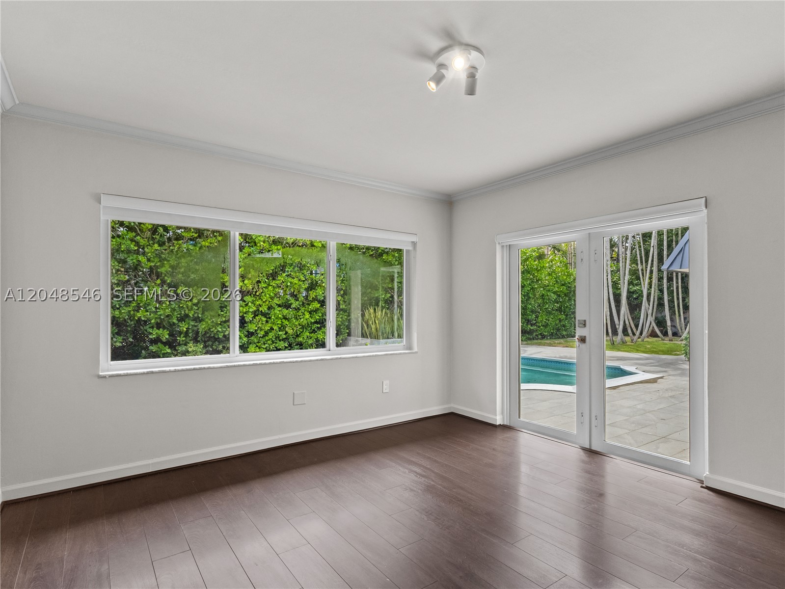 651 S Mashta Dr #651 Key Biscayne, FL 33149