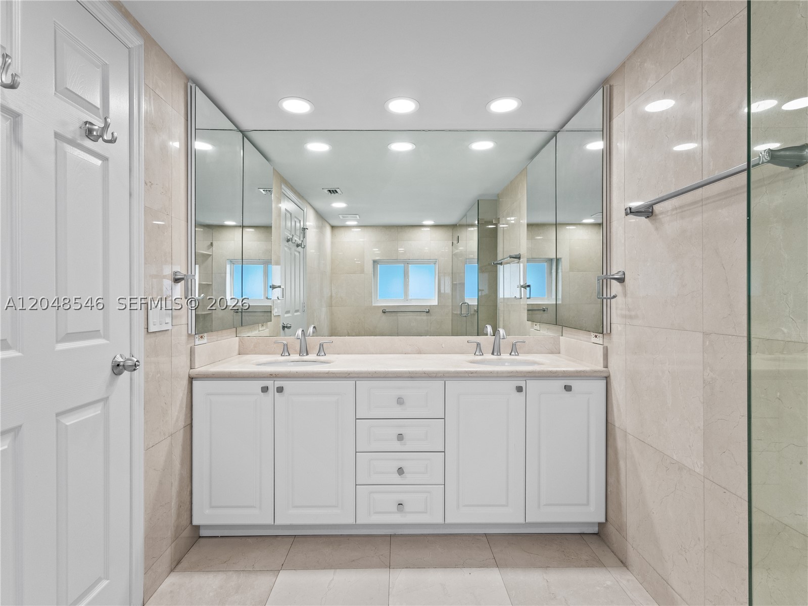 651 S Mashta Dr #651 Key Biscayne, FL 33149