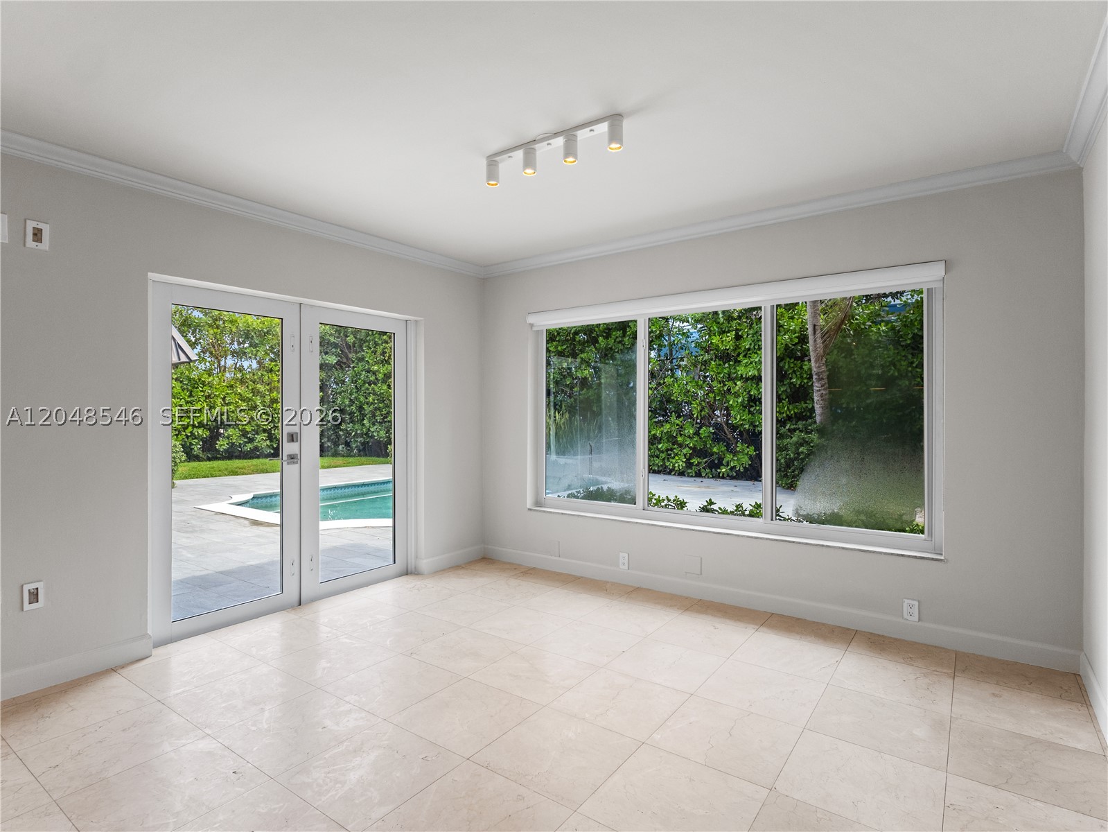 651 S Mashta Dr #651 Key Biscayne, FL 33149