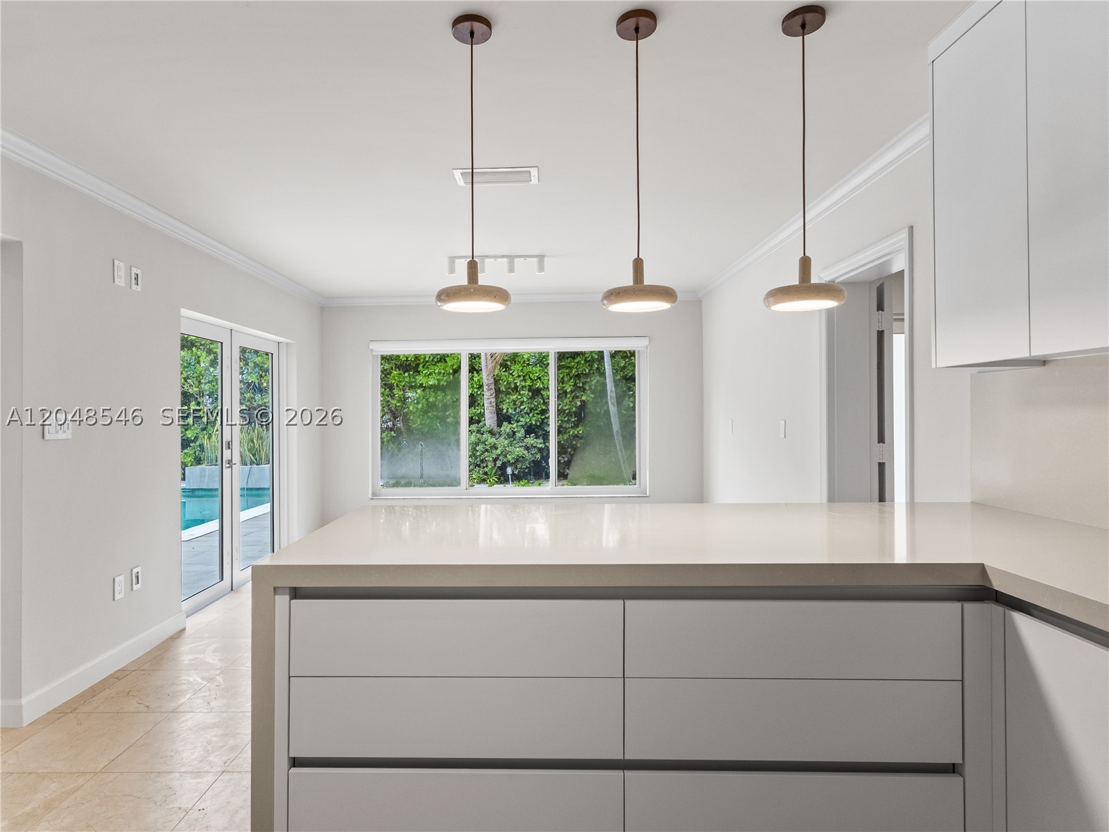 651 S Mashta Dr #651 Key Biscayne, FL 33149