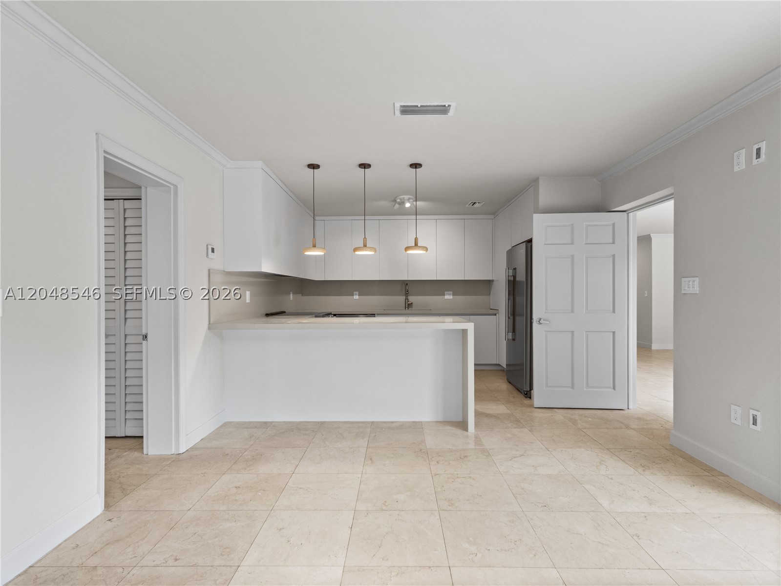 651 S Mashta Dr #651 Key Biscayne, FL 33149