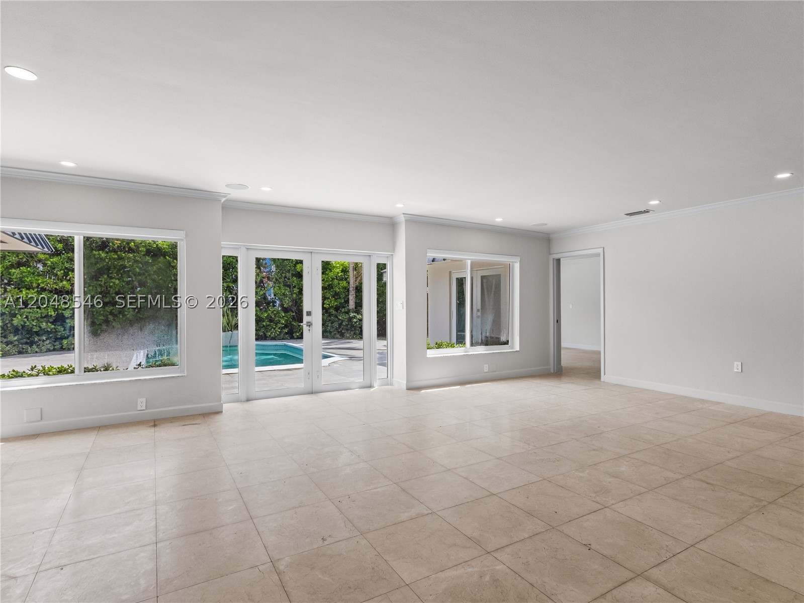 651 S Mashta Dr #651 Key Biscayne, FL 33149