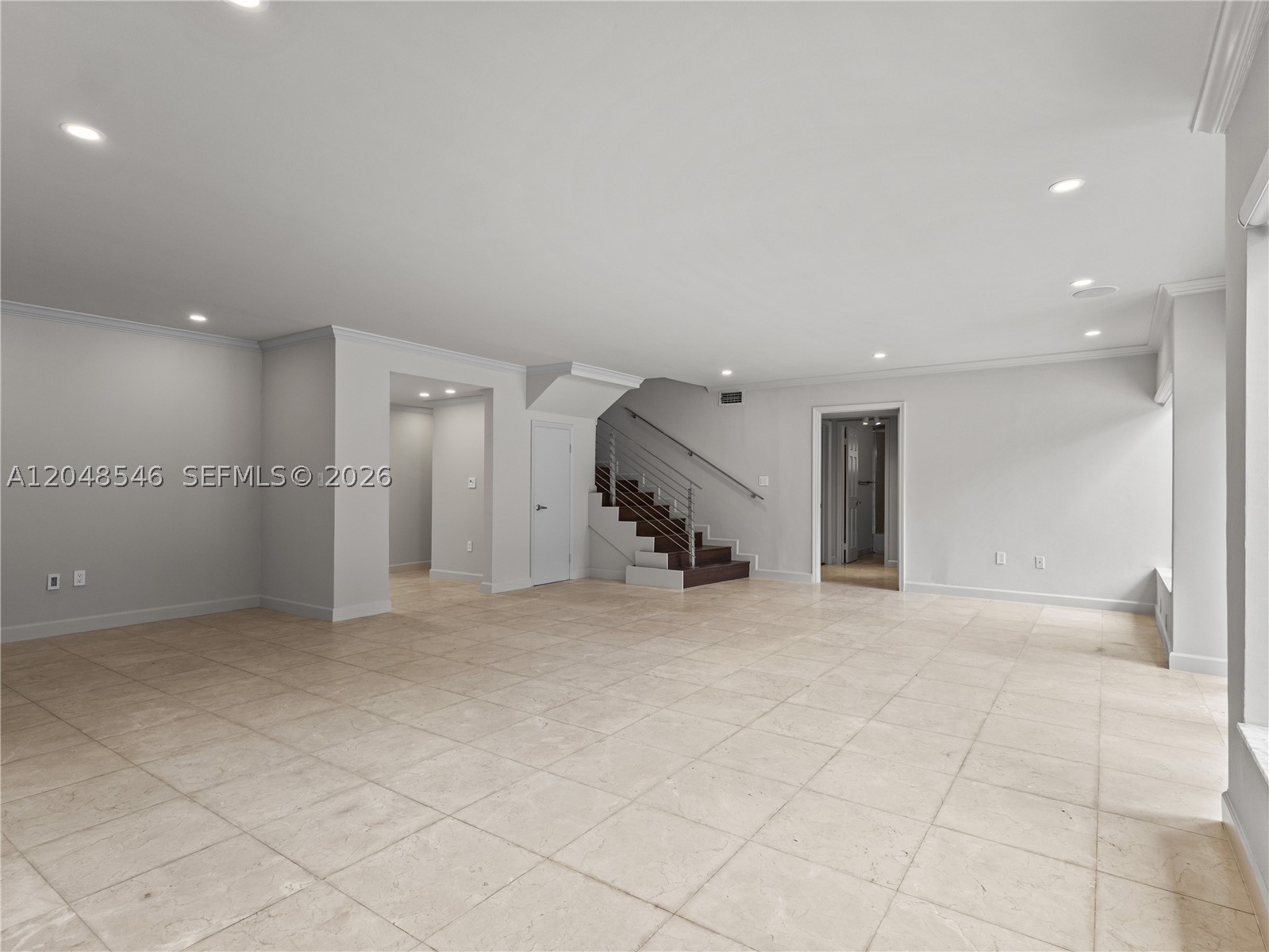 651 S Mashta Dr #651 Key Biscayne, FL 33149