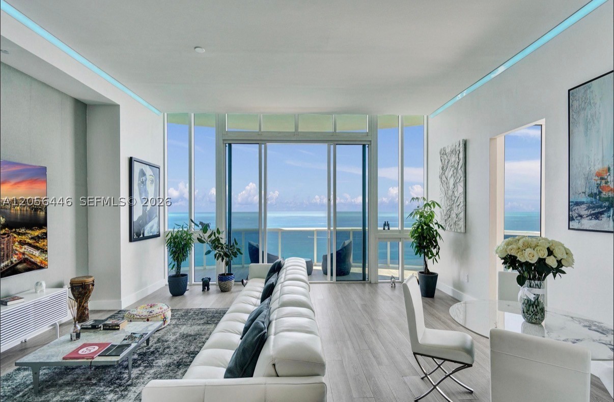 15901 Collins Ave #4301